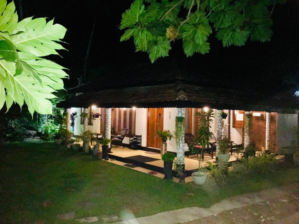 Freedom192 Hotel Weligama Buitenkant foto