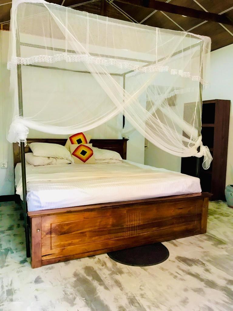 Freedom192 Hotel Weligama Buitenkant foto